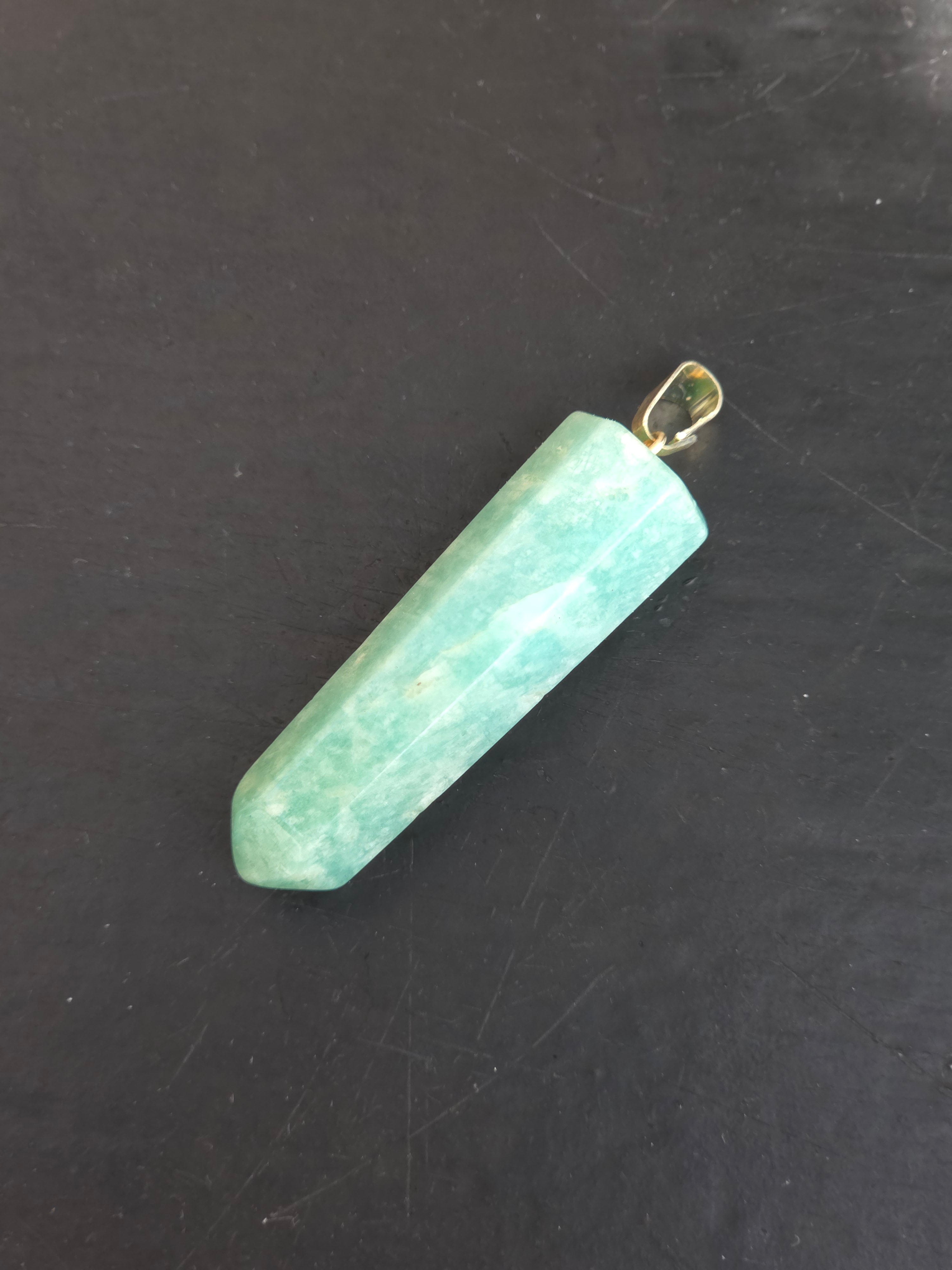 Amazoniet punt hanger